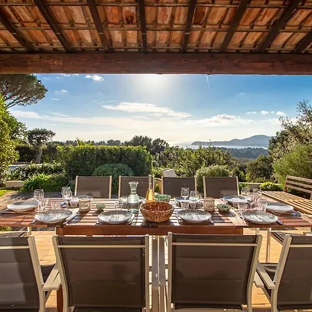 48, Sea View And Swimming Pool
