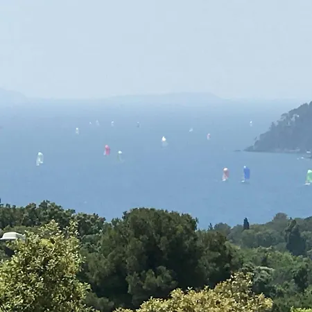 48, Sea View And Swimming Pool