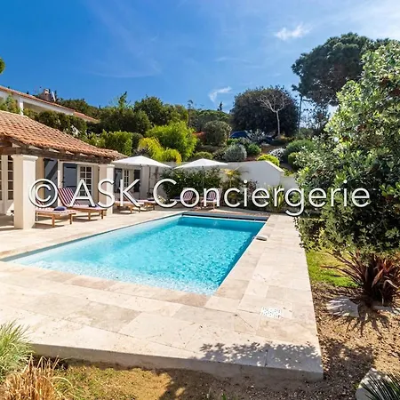 48, Sea View And Swimming Pool